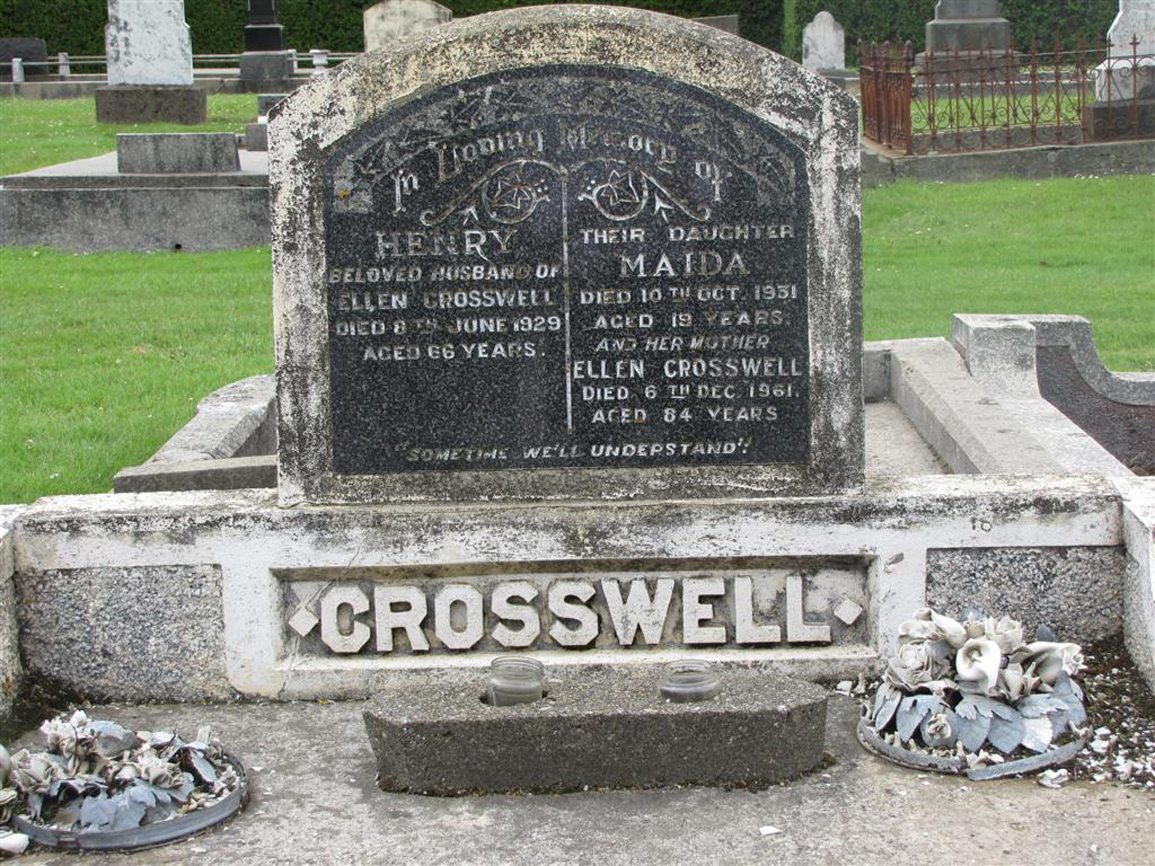 Photo of headstones/Helen Rhind d 1961 hdstn Invercargill